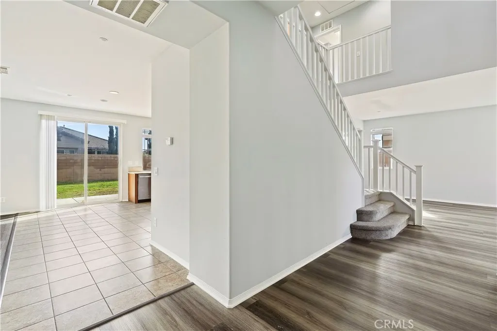 6825 Tahoe Way, Fontana, California 92336 home-pic-18
