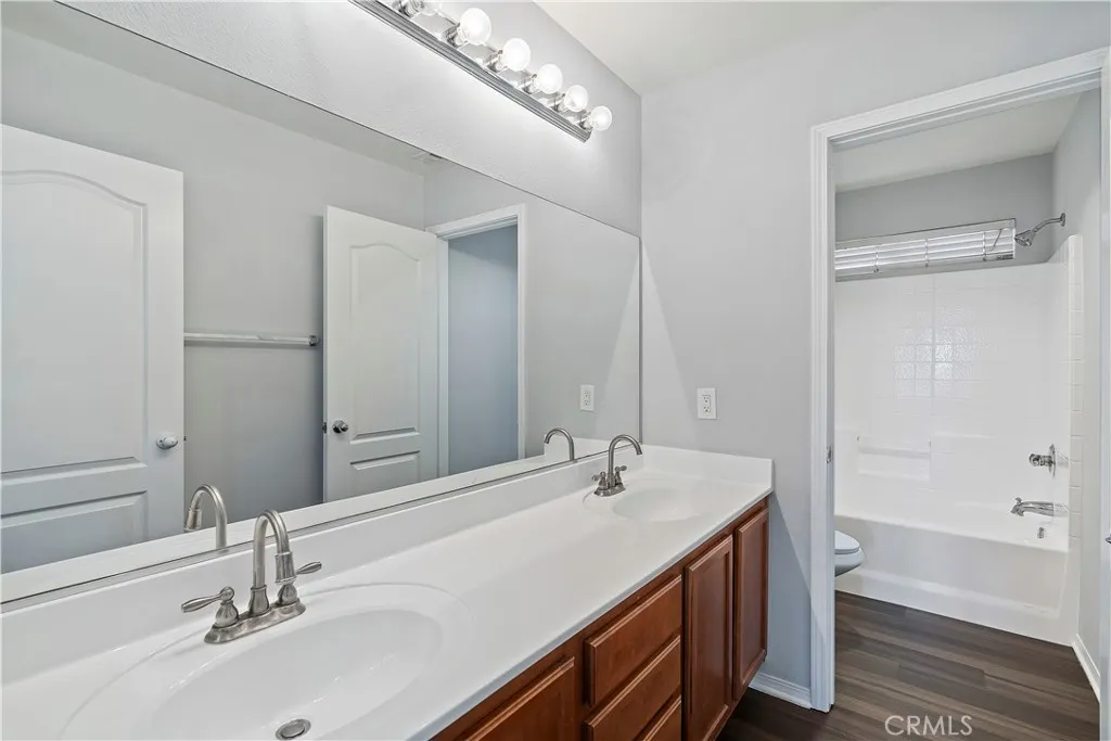 6825 Tahoe Way, Fontana, California 92336 home-pic-21