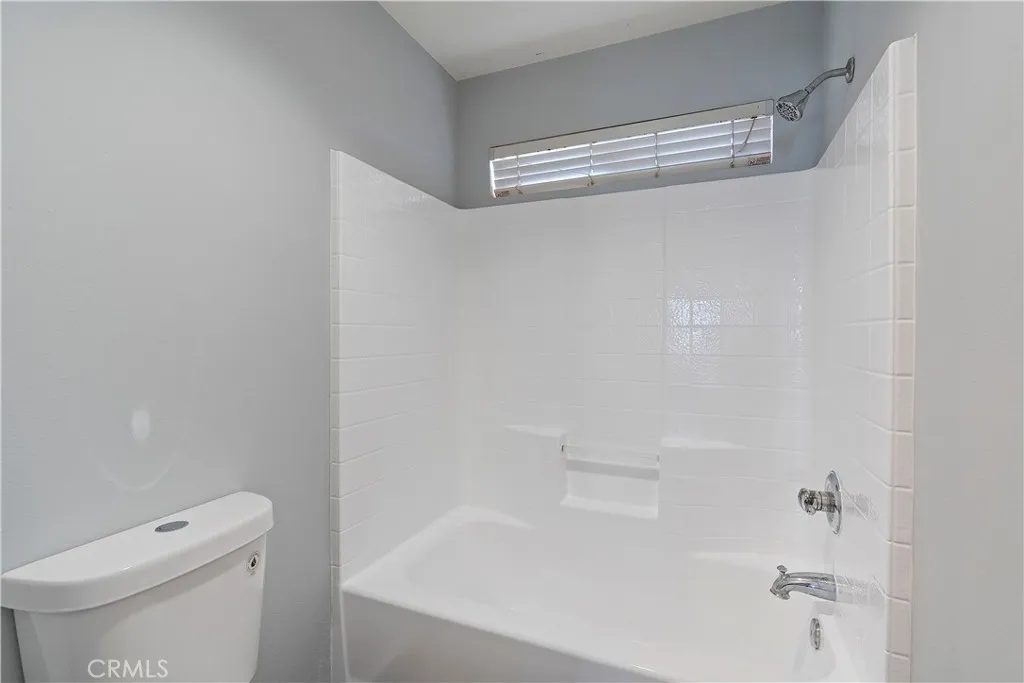 6825 Tahoe Way, Fontana, California 92336 home-pic-22