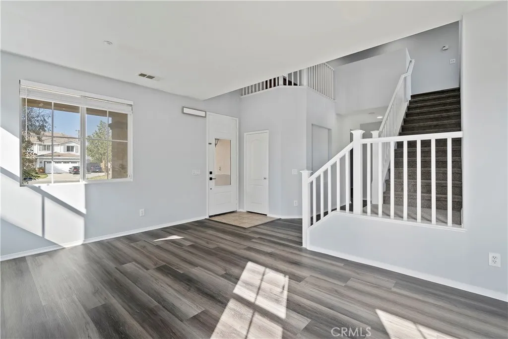 6825 Tahoe Way, Fontana, California 92336 home-pic-7