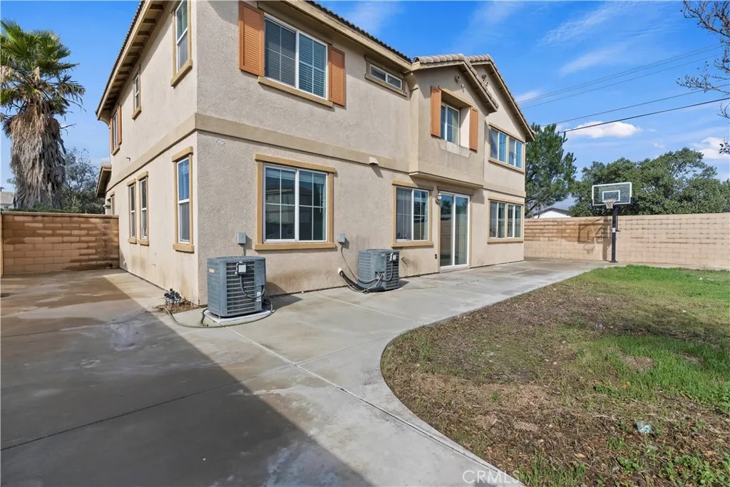 6825 Tahoe Way, Fontana, California 92336 home-pic-35