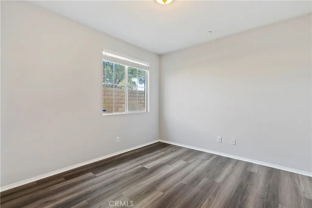 6825 Tahoe Way, Fontana, California 92336 home-pic-16