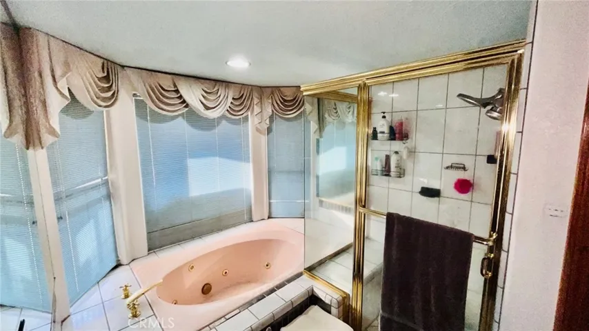9322 Candlelight Street, Apple Valley, California 92308
