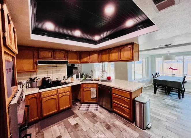 9322 Candlelight Street, Apple Valley, California 92308
