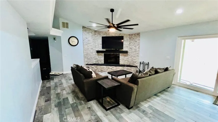 9322 Candlelight Street, Apple Valley, California 92308