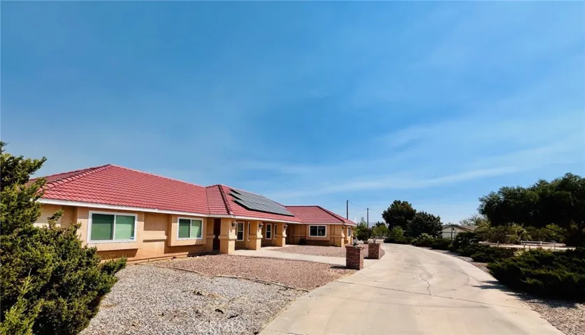 9322 Candlelight Street, Apple Valley, California 92308