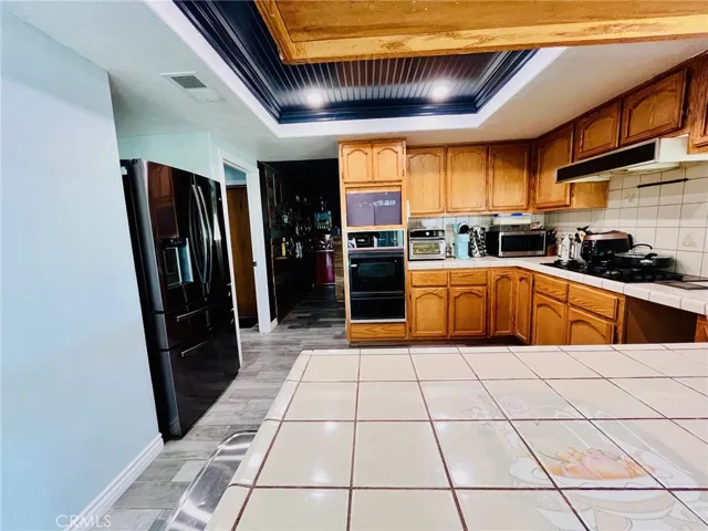 9322 Candlelight Street, Apple Valley, California 92308