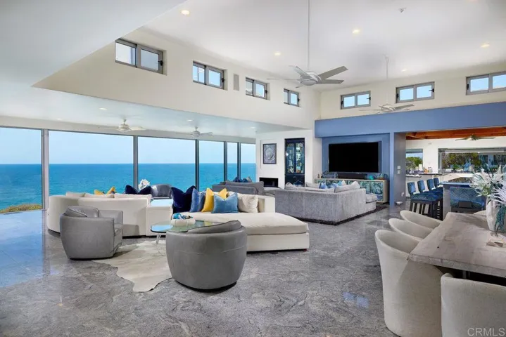 Oceanview Living space