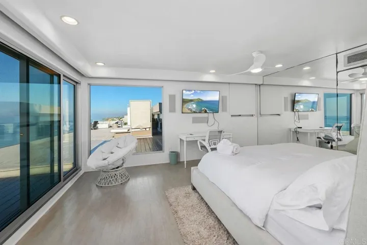 Upstairs bedroom #2