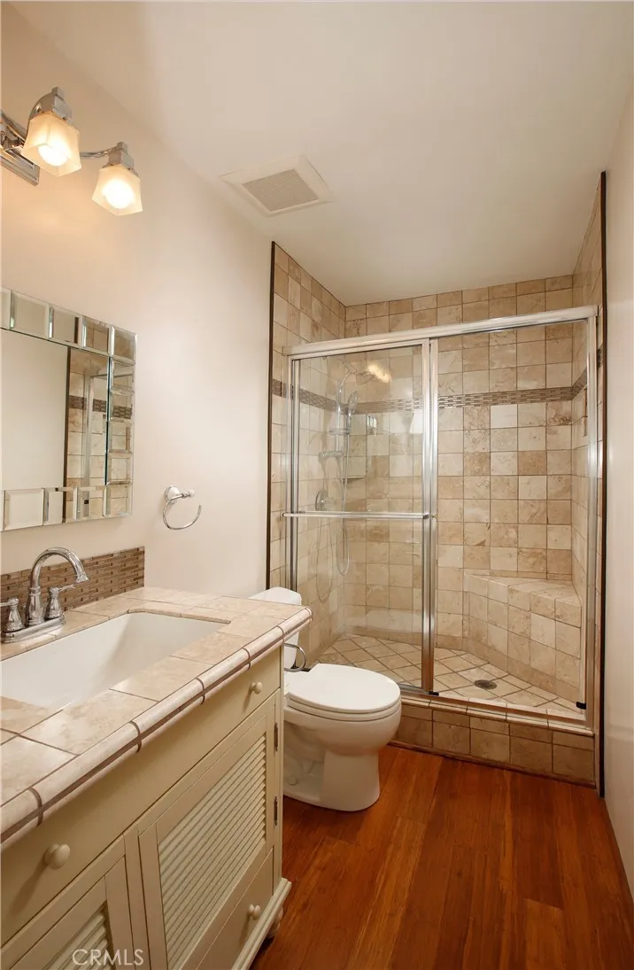 400 W Riverside Drive 2, Burbank, California 91506 home-pic-14