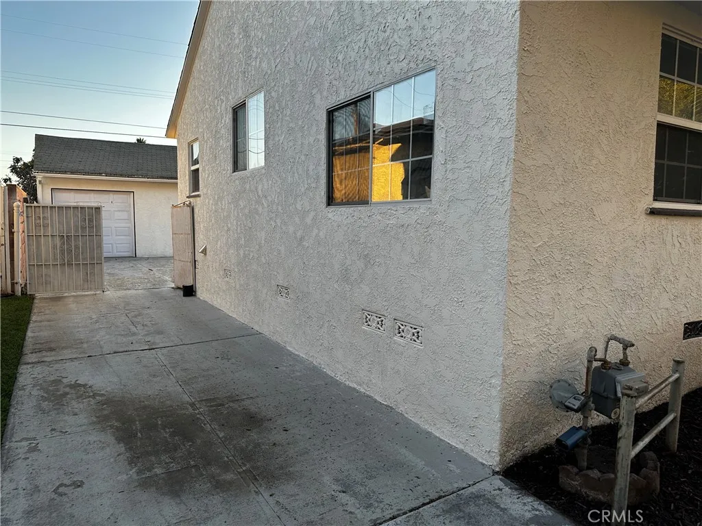 1726 E 122nd, Los Angeles, California 90059 home-pic-4