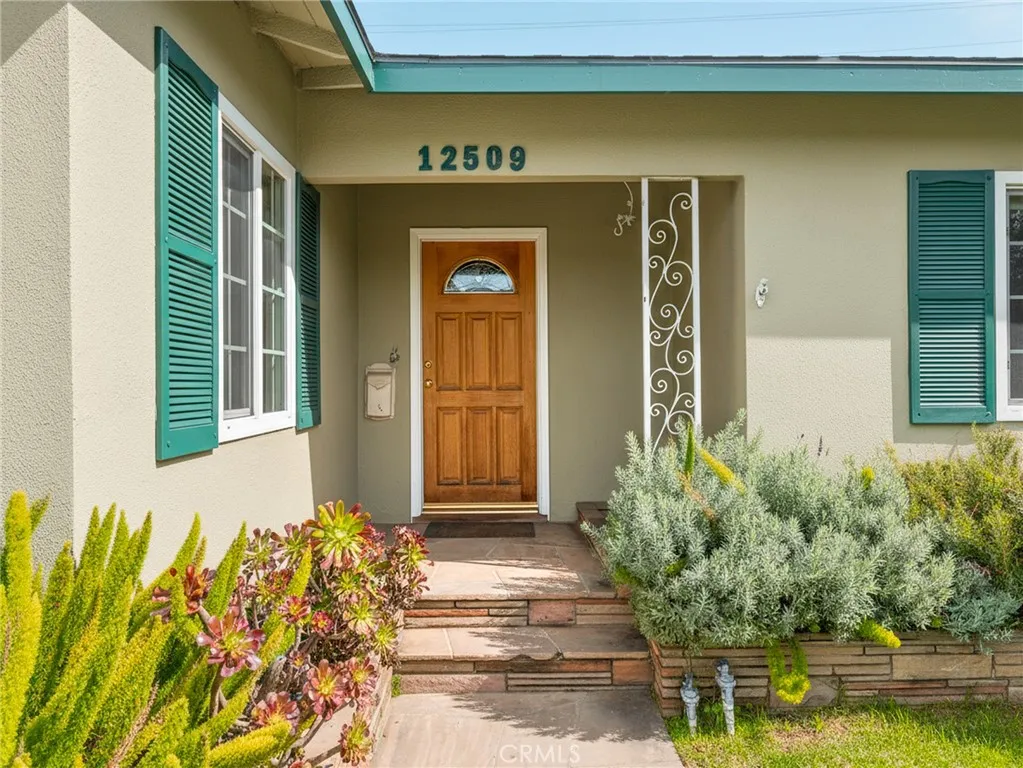 12509 Manor Drive, Hawthorne, California 90250 home-pic-2