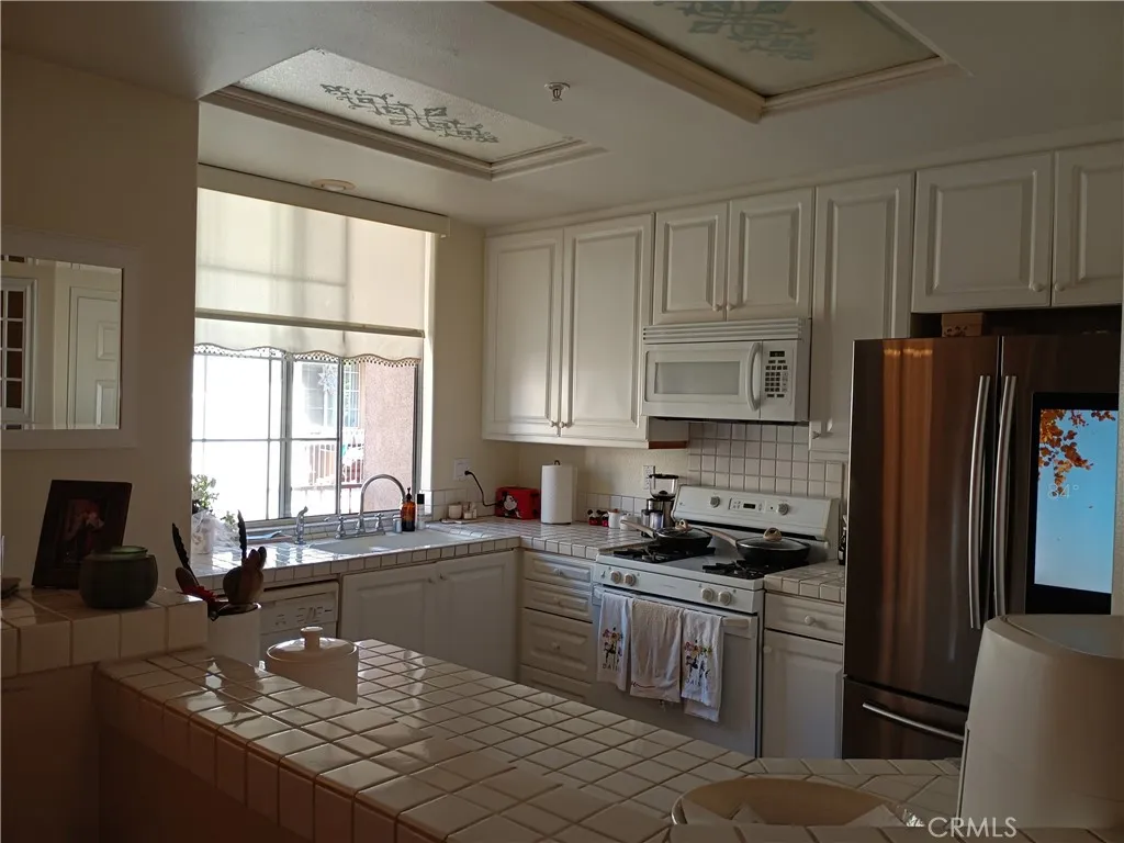 335 W Summerfield, Anaheim, California 92802 home-pic-21
