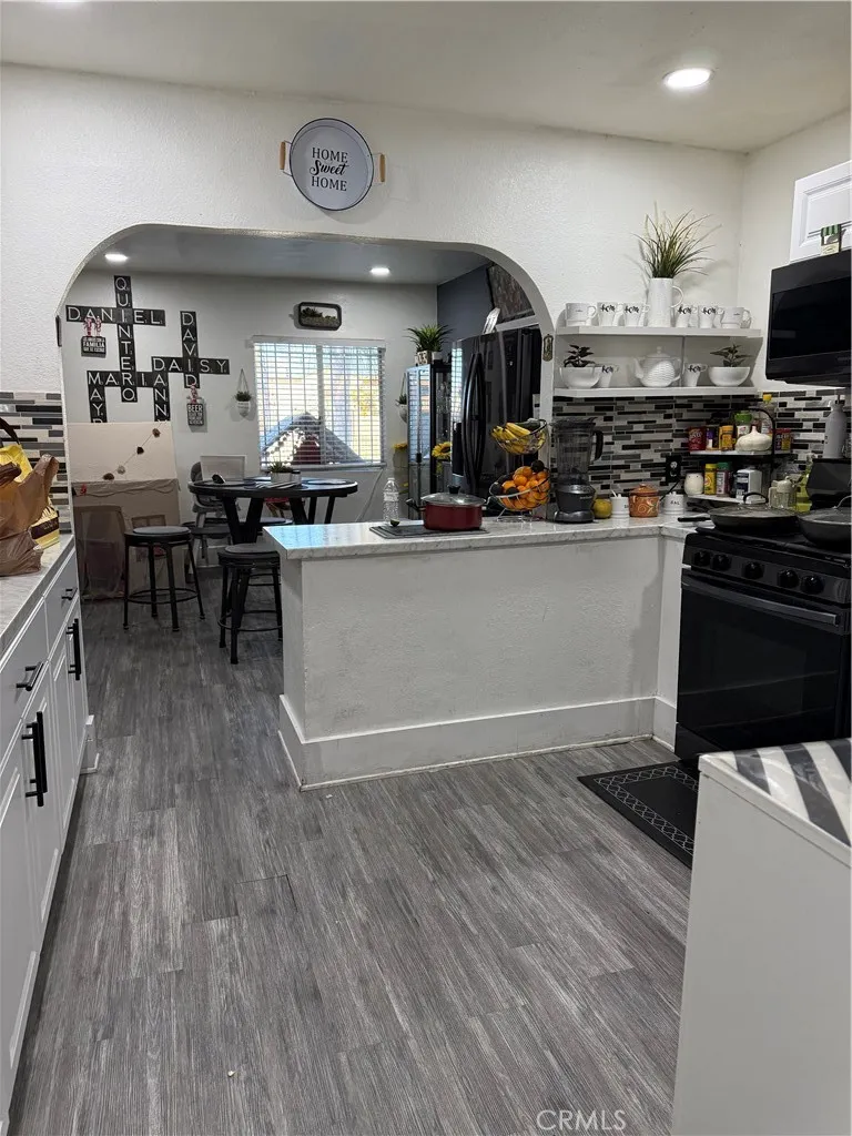 800 W 97th, Los Angeles, California 90044 home-pic-5