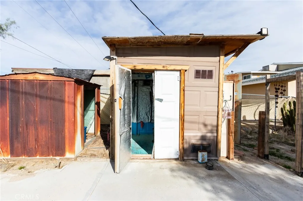 9626 Bella Vista, Morongo Valley, California 92256 home-pic-25