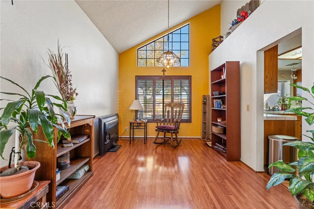 2323 Golden, Lancaster, California 93536 home-pic-4