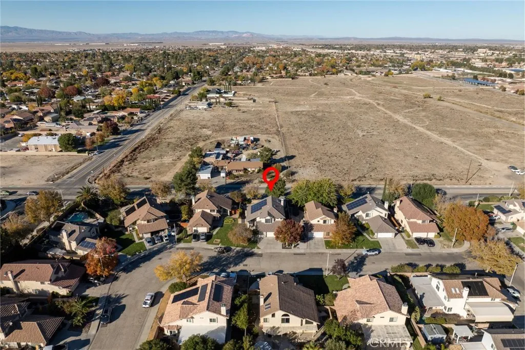 2323 Golden, Lancaster, California 93536 home-pic-31