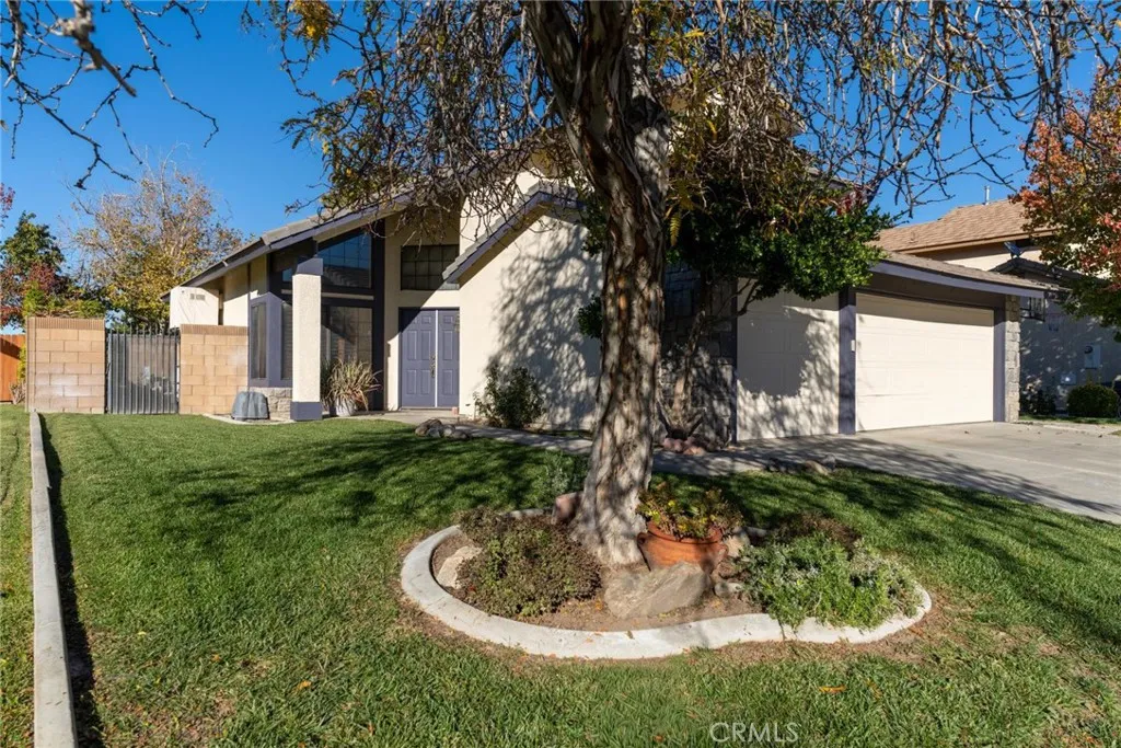2323 Golden, Lancaster, California 93536 home-pic-2