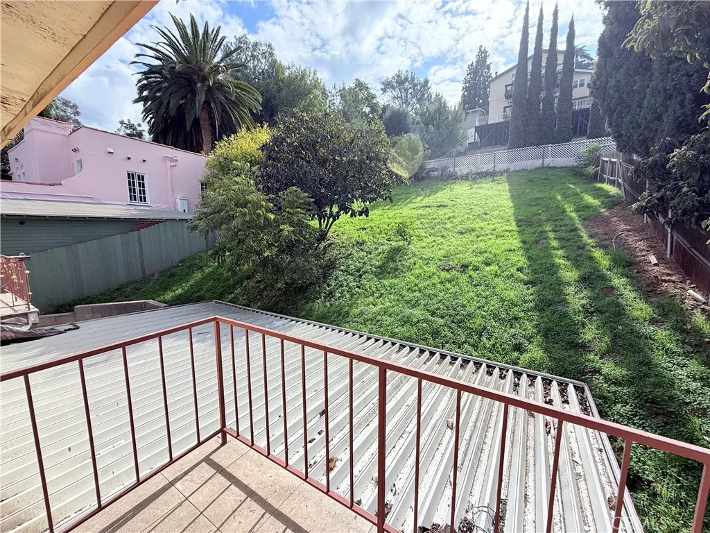 2575 Riverside, Los Angeles, California 90039 home-pic-23