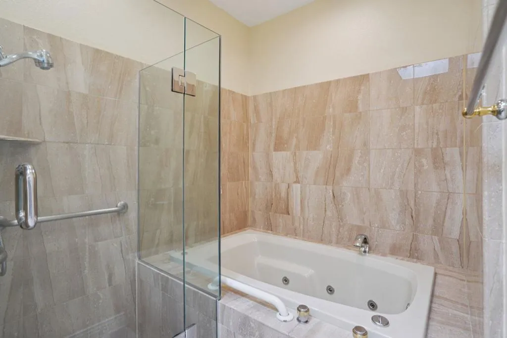 29 Lake Shore Drive, Rancho Mirage, California 92270 home-pic-12