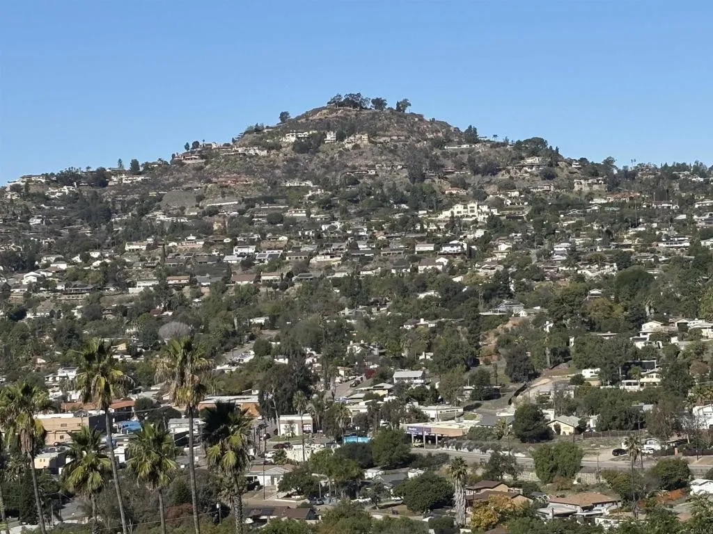 10050 Cristobal Drive, Spring Valley, California 91977 home-pic-37