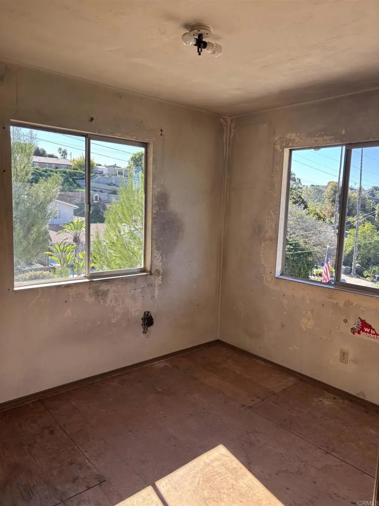 10050 Cristobal Drive, Spring Valley, California 91977 home-pic-24