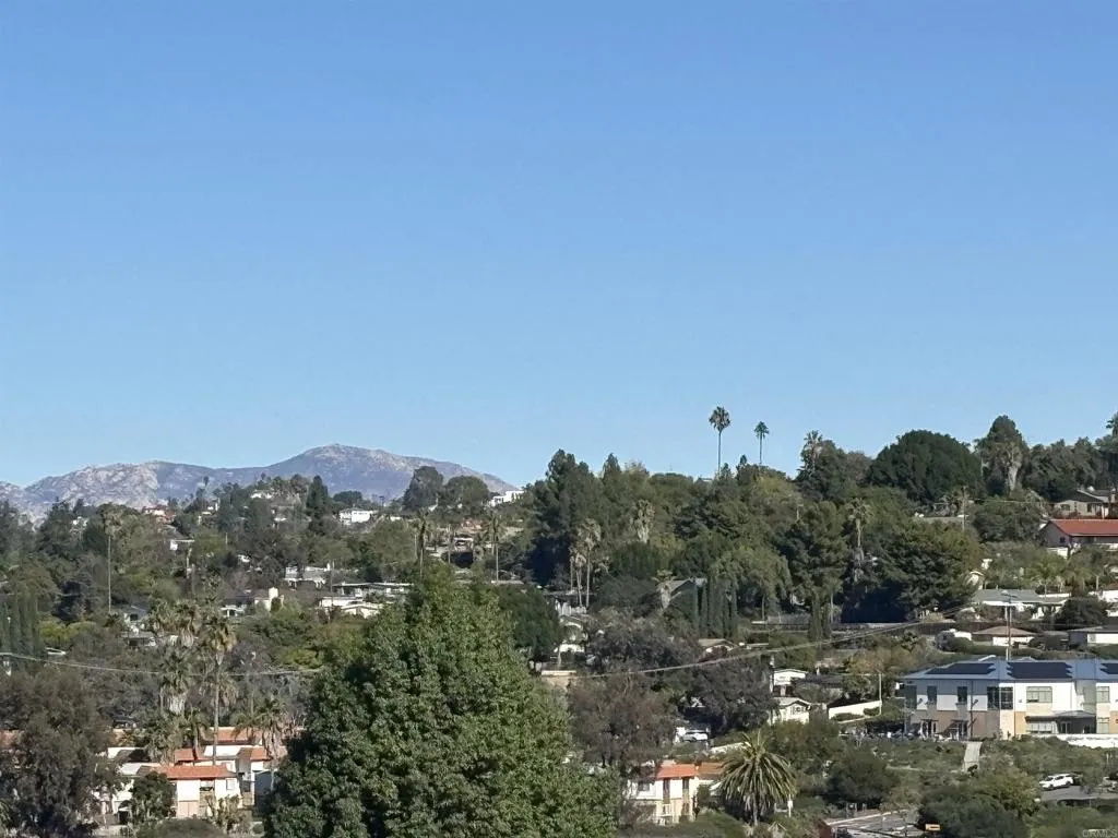 10050 Cristobal Drive, Spring Valley, California 91977 home-pic-48