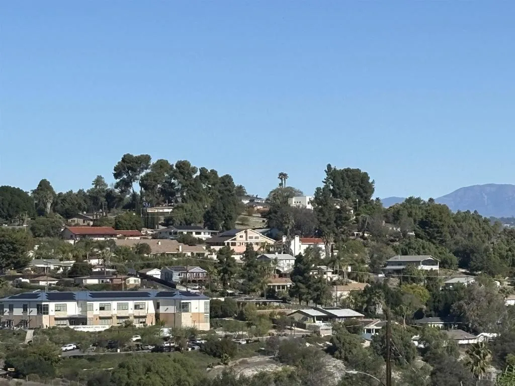 10050 Cristobal Drive, Spring Valley, California 91977 home-pic-47