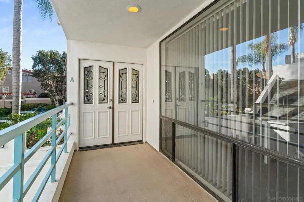 2552 Navarra Dr A, Carlsbad, California 92009 home-pic-24