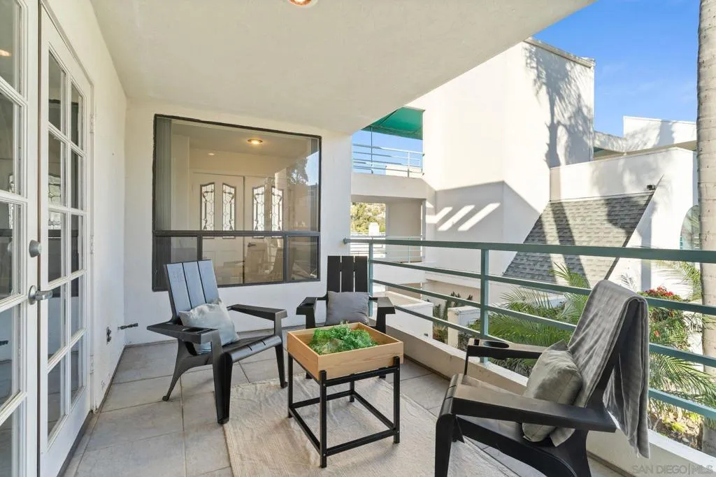 2552 Navarra Dr A, Carlsbad, California 92009 home-pic-23