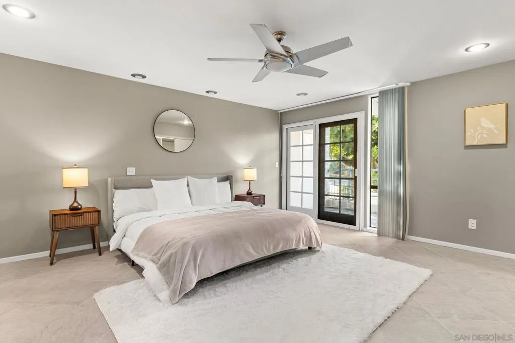 2552 Navarra Dr A, Carlsbad, California 92009 home-pic-15