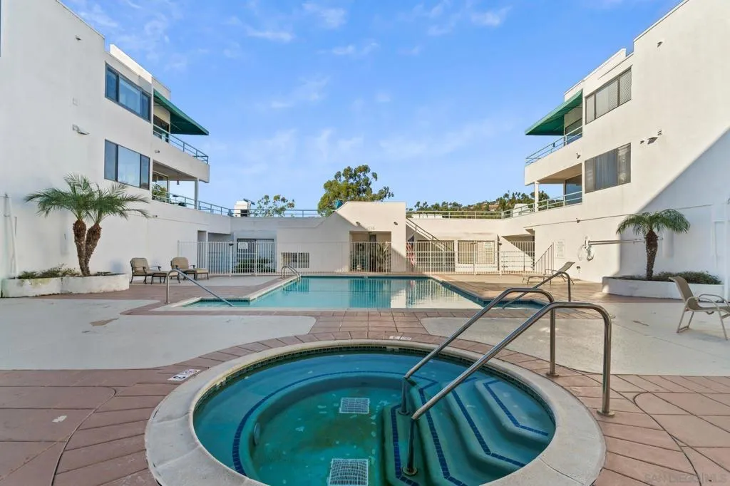 2552 Navarra Dr A, Carlsbad, California 92009 home-pic-30