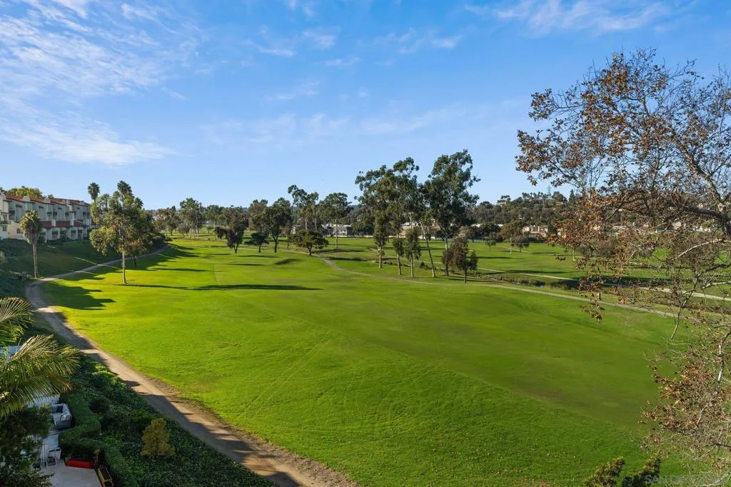 2552 Navarra Dr A, Carlsbad, California 92009 home-pic-36