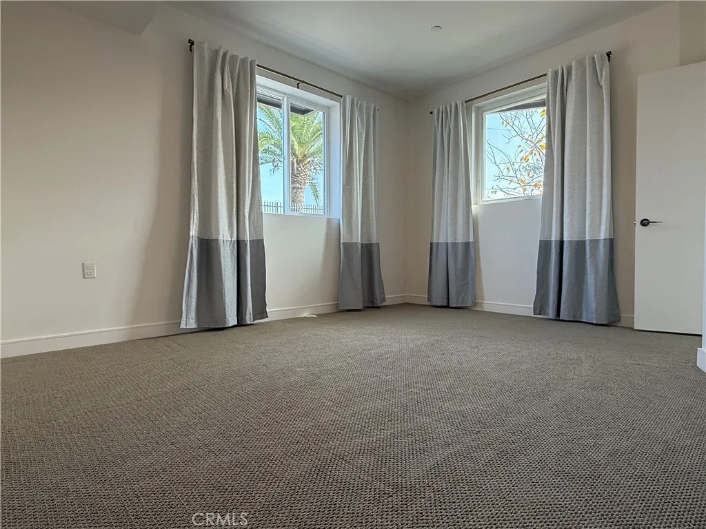 1025 White Knoll, Los Angeles, California 90012 home-pic-2