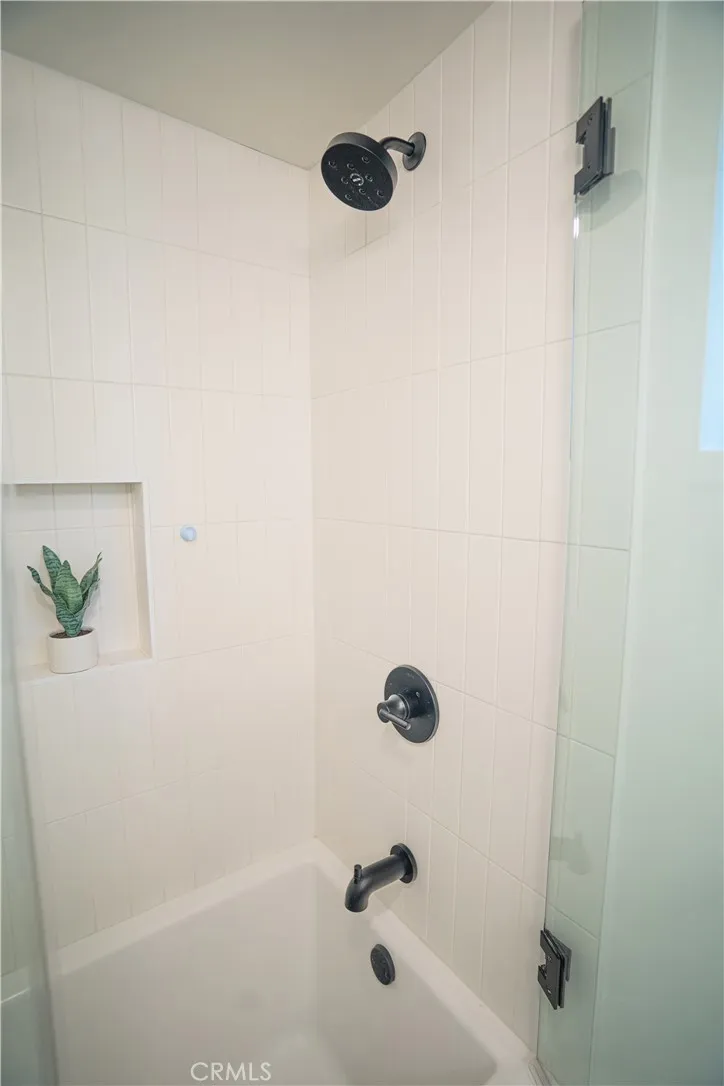 528 Westminster Avenue, Venice, California 90291 home-pic-17