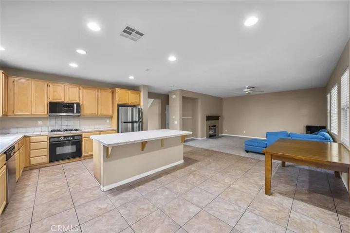 43891 42nd Street W, Lancaster, California 93536