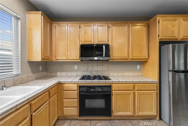 43891 42nd Street W, Lancaster, California 93536