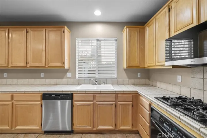 43891 42nd Street W, Lancaster, California 93536