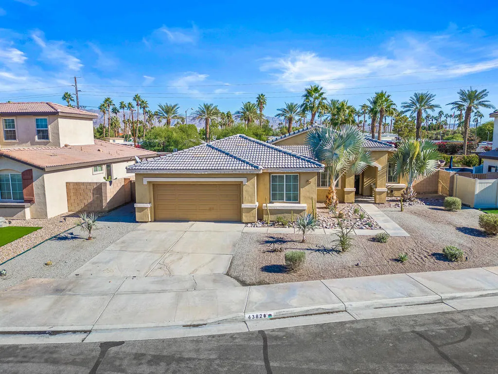 43820 Cape Cod Court, Indio, California 92203 home-pic-69