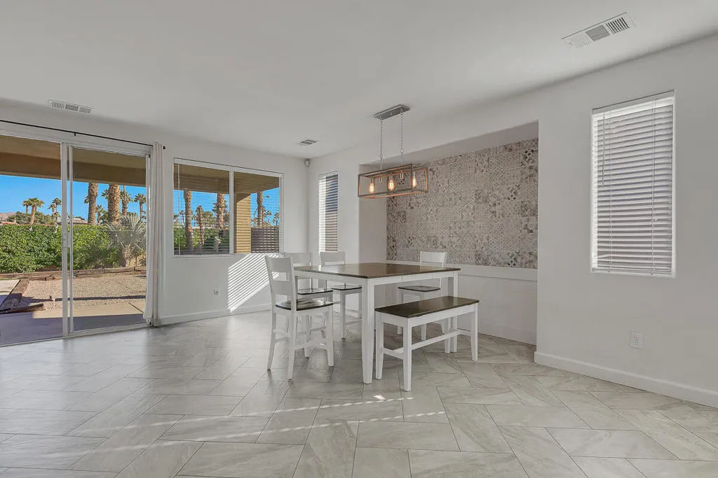 43820 Cape Cod Court, Indio, California 92203 home-pic-33