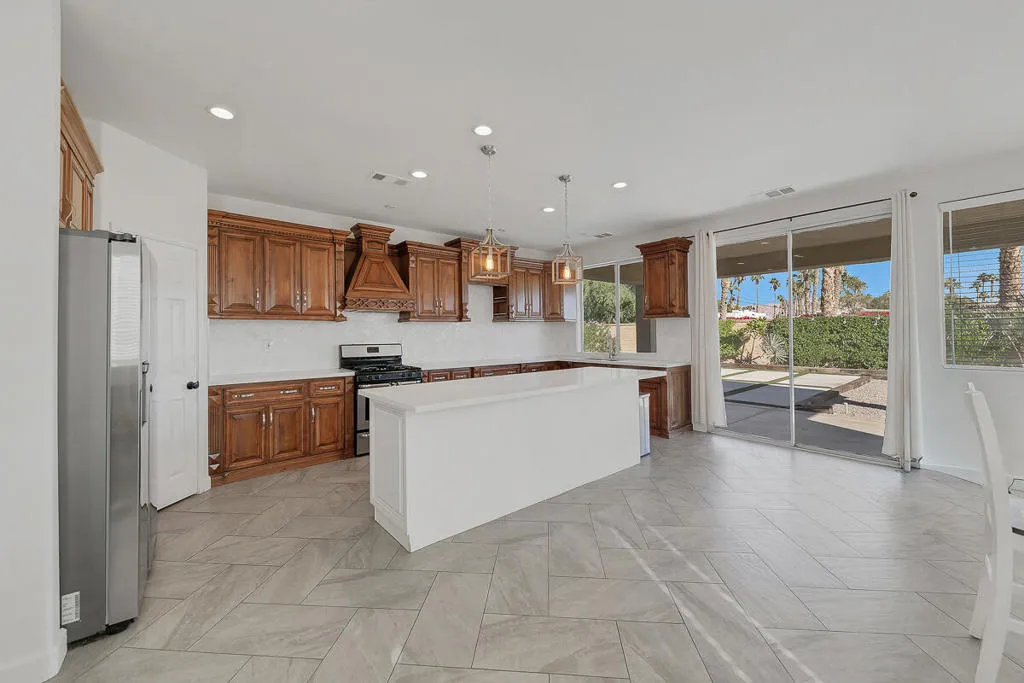 43820 Cape Cod Court, Indio, California 92203 home-pic-37