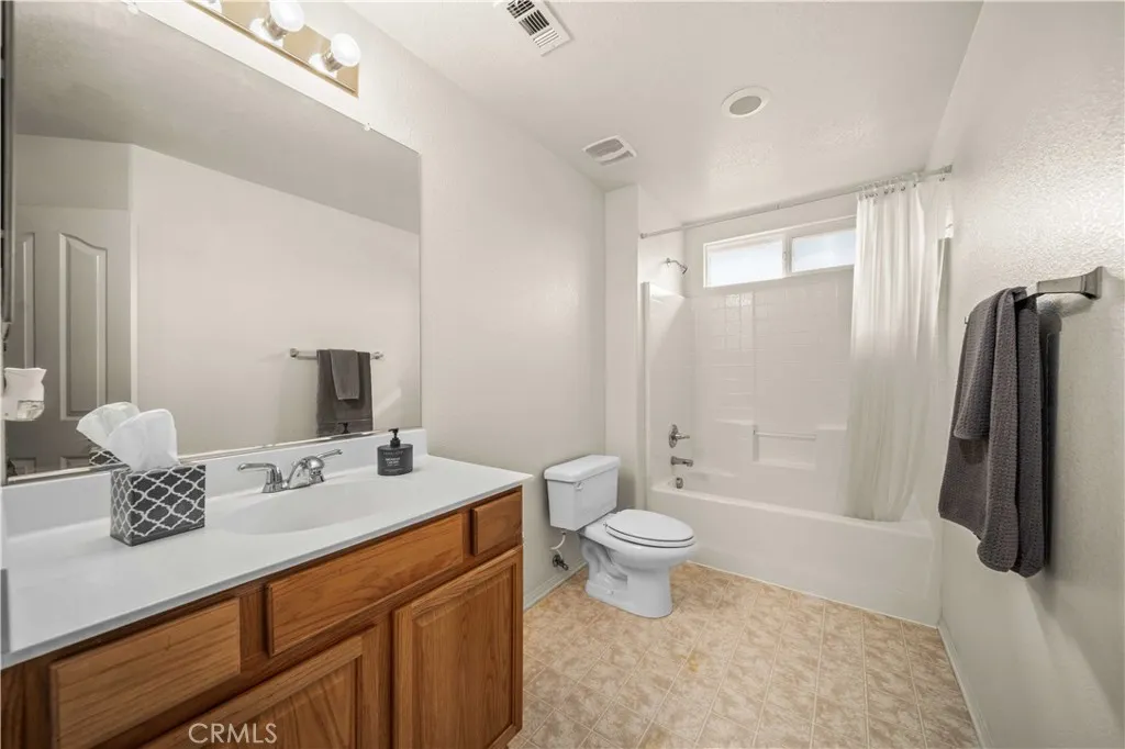 43219 Fanchon Avenue, Lancaster, California 93536 home-pic-35