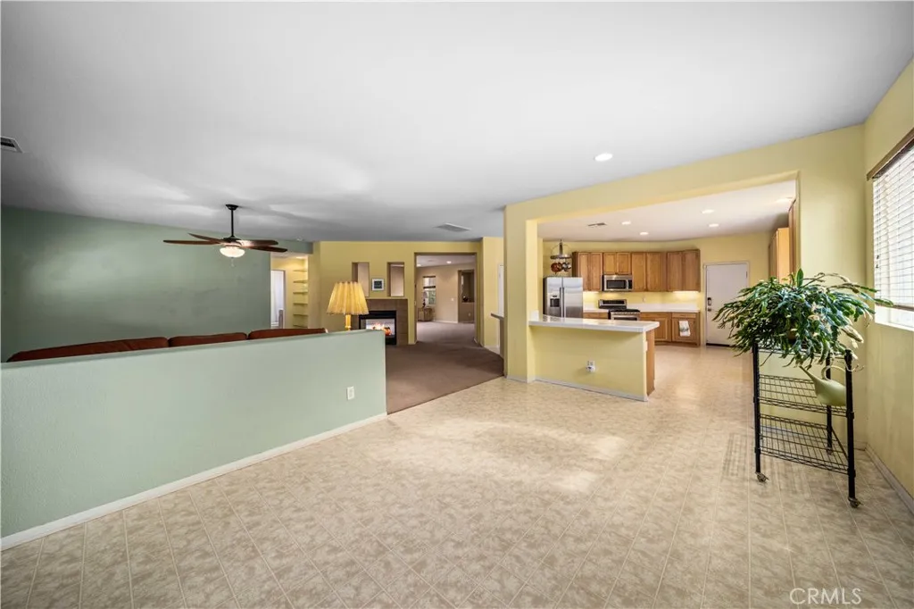 43219 Fanchon Avenue, Lancaster, California 93536 home-pic-17