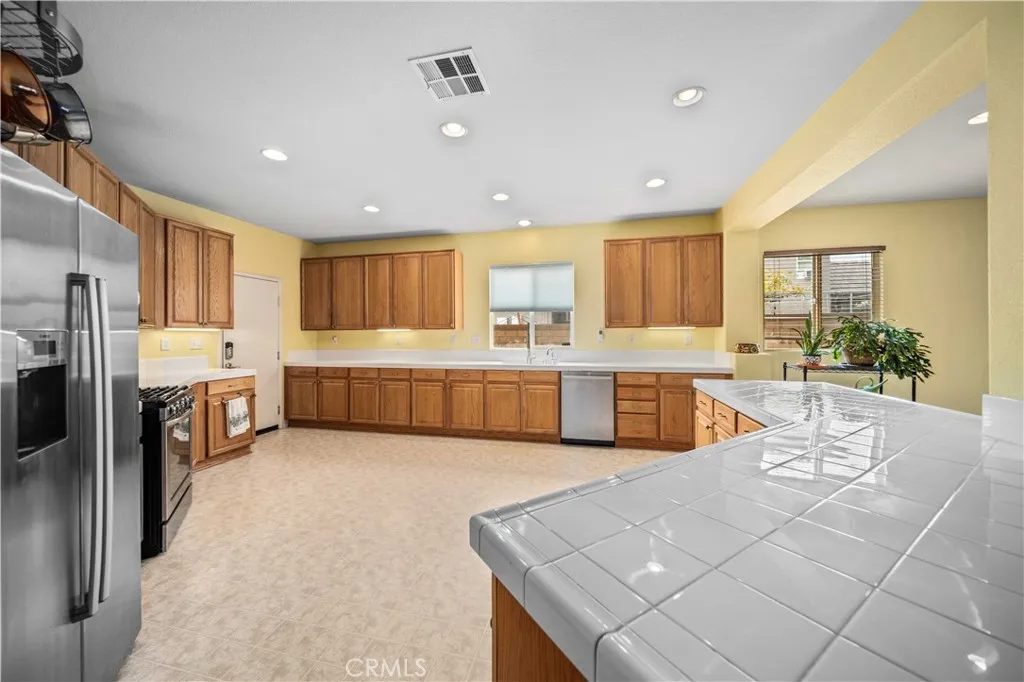 43219 Fanchon Avenue, Lancaster, California 93536 home-pic-10