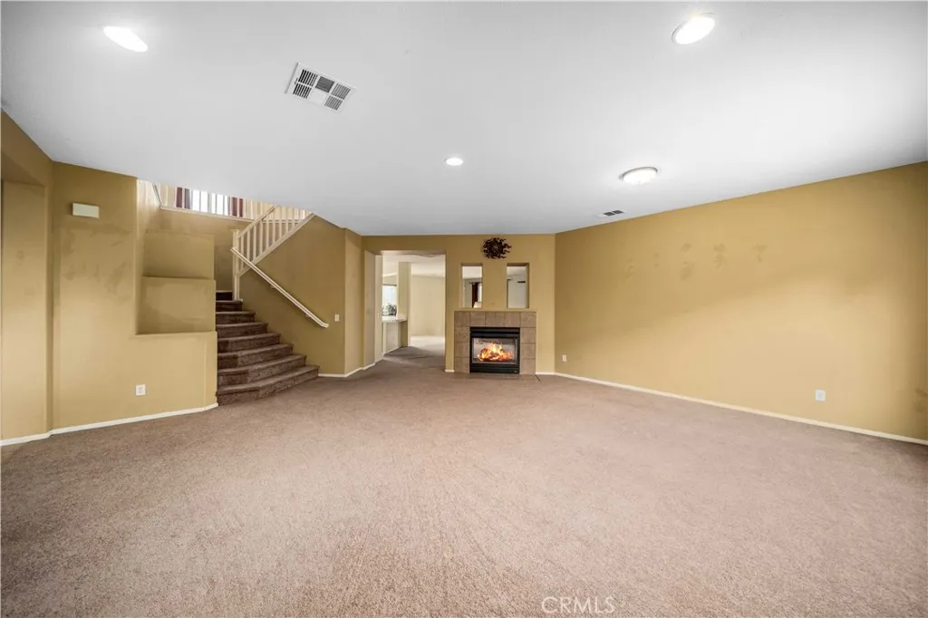 43219 Fanchon Avenue, Lancaster, California 93536 home-pic-3