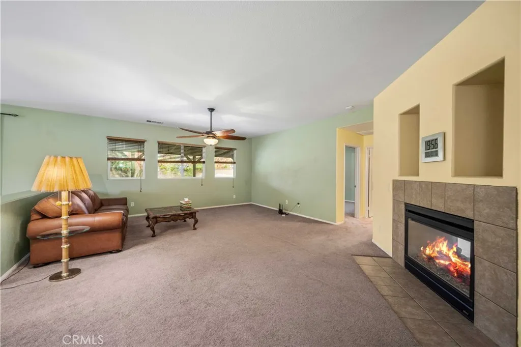 43219 Fanchon Avenue, Lancaster, California 93536 home-pic-9