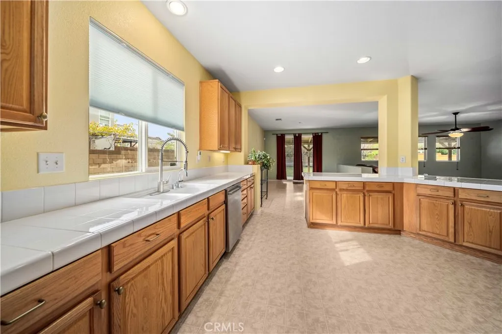 43219 Fanchon Avenue, Lancaster, California 93536 home-pic-13