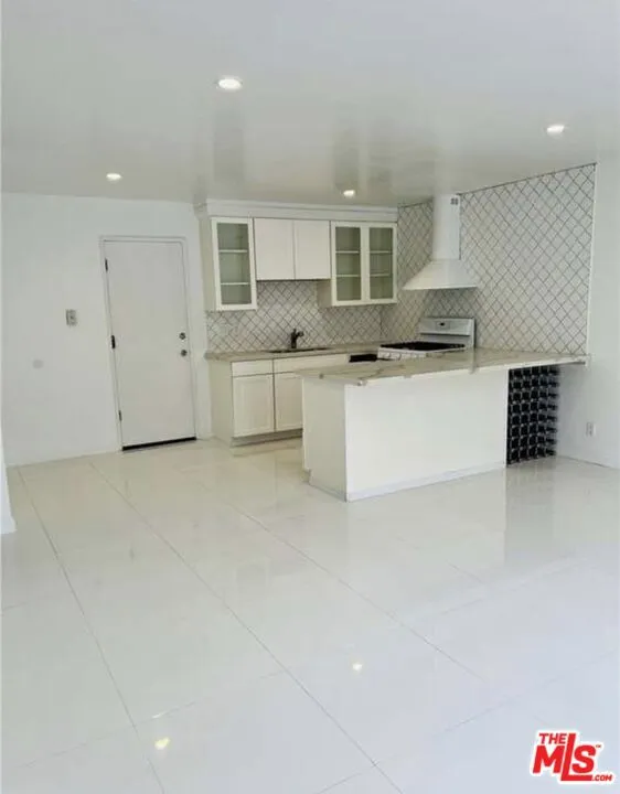 14730 S Normandie Avenue 3, Gardena, California 90247 home-pic-4