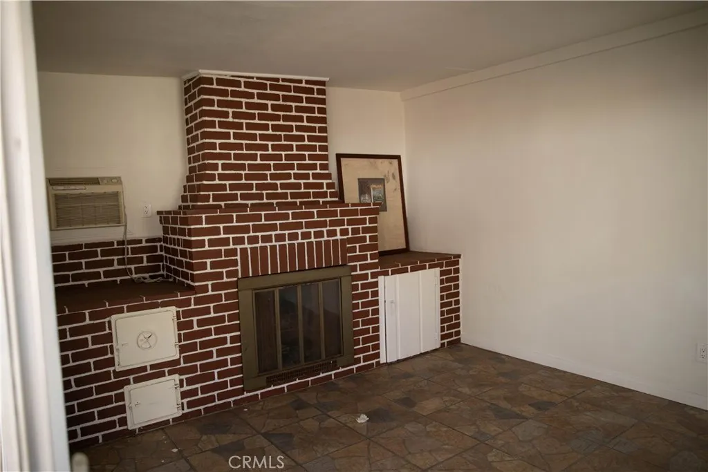 9726 Kauffman Avenue, South Gate, California 91355 home-pic-33