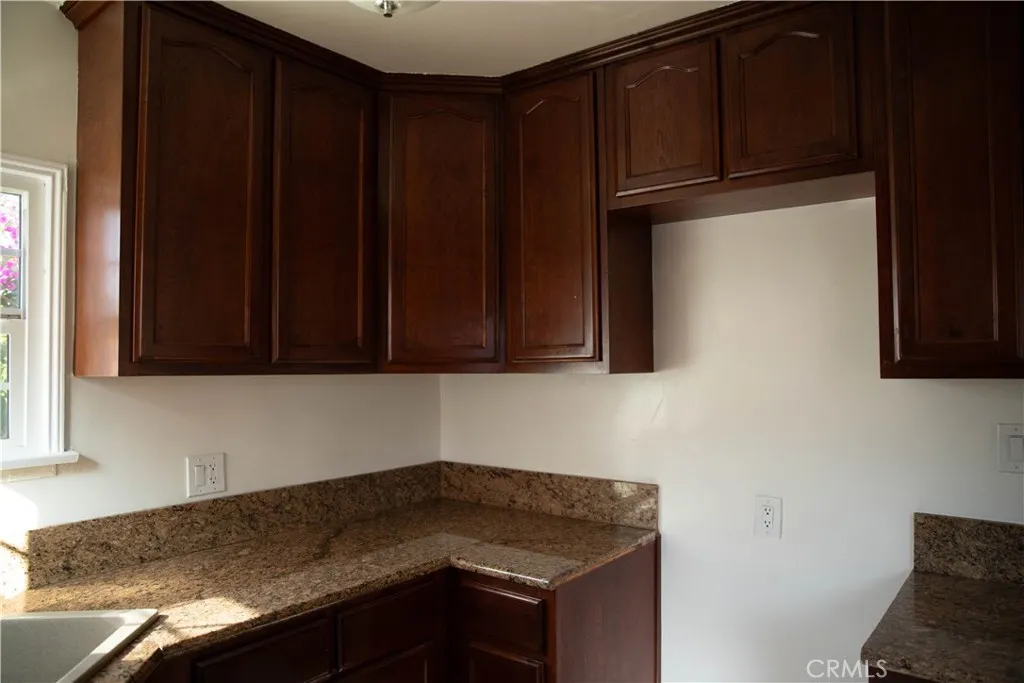 9726 Kauffman Avenue, South Gate, California 91355 home-pic-8